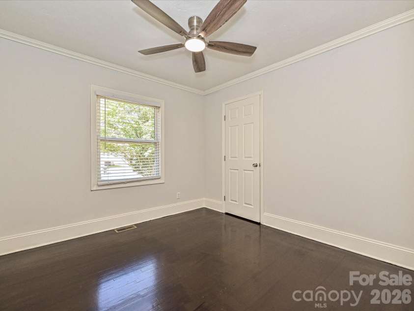 1913 Optimist Lane, Charlotte, NC 28205.  MLS# CAR4365114, YatesRealty ID 20072. 