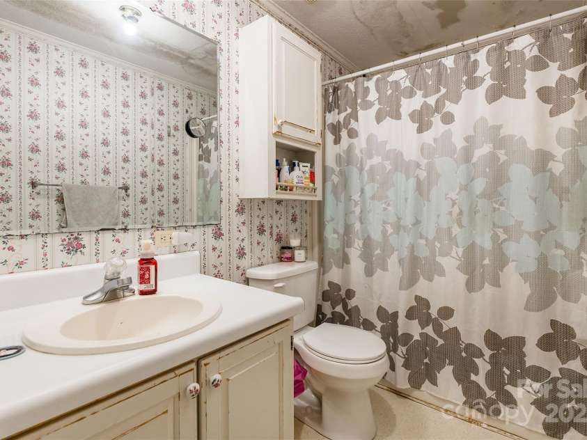 4373 Wentz Road, Maiden, NC 28650.  MLS# CAR4267577, YatesRealty ID 20072. 