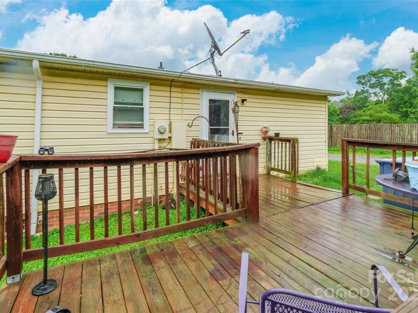 4373 Wentz Road, Maiden, NC 28650.  MLS# CAR4267577, YatesRealty ID 20072. 