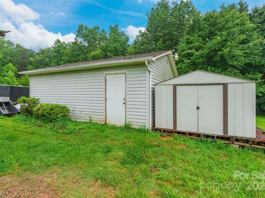 4373 Wentz Road, Maiden, NC 28650.  MLS# CAR4267577, YatesRealty ID 20072. 