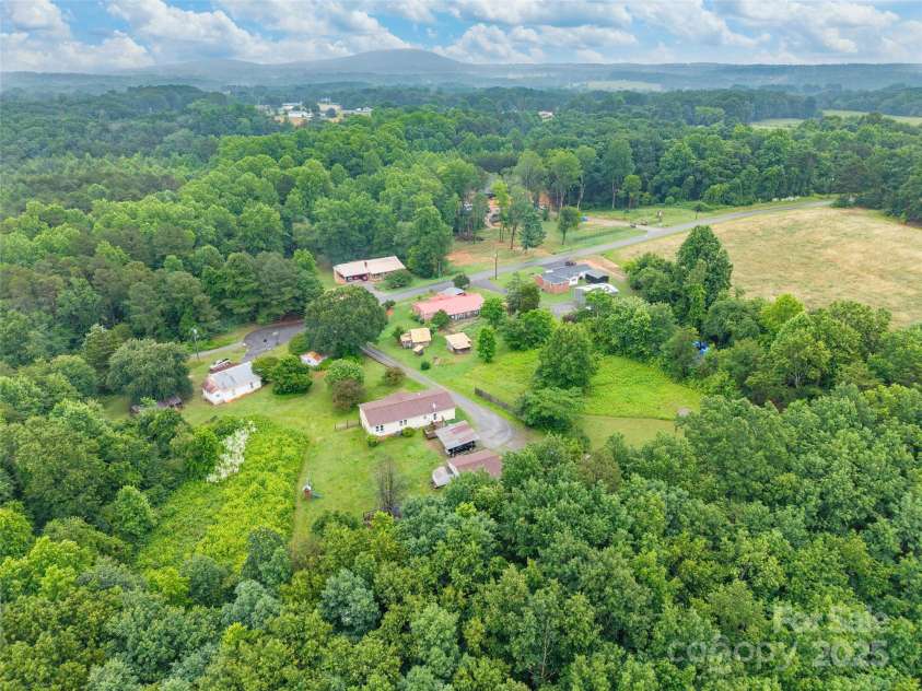 4373 Wentz Road, Maiden, NC 28650.  MLS# CAR4267577, YatesRealty ID 20072. 