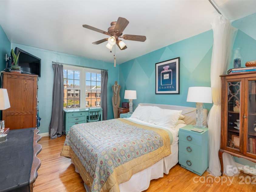 912 McAlway Road, Charlotte, NC 28211.  MLS# CAR4231344, YatesRealty ID 20073. 
