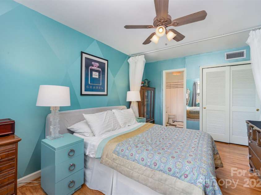 912 McAlway Road, Charlotte, NC 28211.  MLS# CAR4231344, YatesRealty ID 20073. 