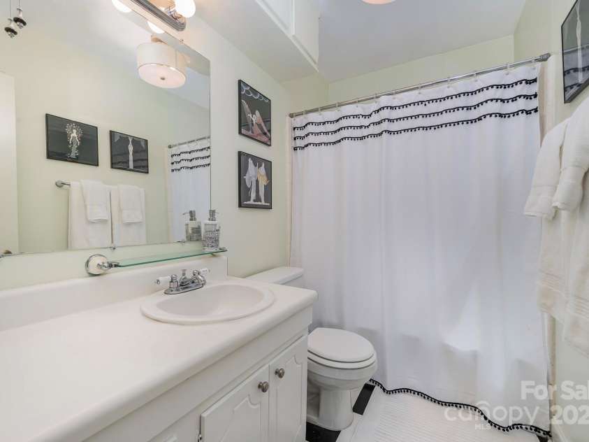 912 McAlway Road, Charlotte, NC 28211.  MLS# CAR4231344, YatesRealty ID 20073. 