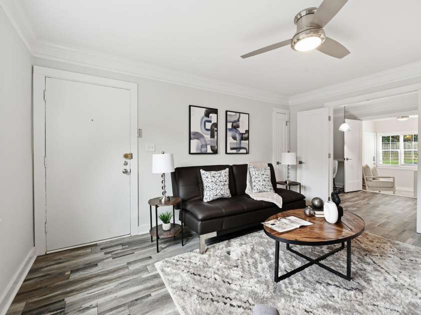 912 Mcalway Road, Charlotte, NC 28211.  MLS# CAR4322289, YatesRealty ID 20073. 