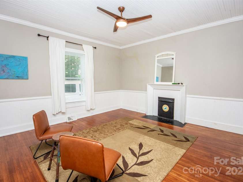 636 Center Street, Statesville, NC 28677.  MLS# CAR4260861, YatesRealty ID 20074. 