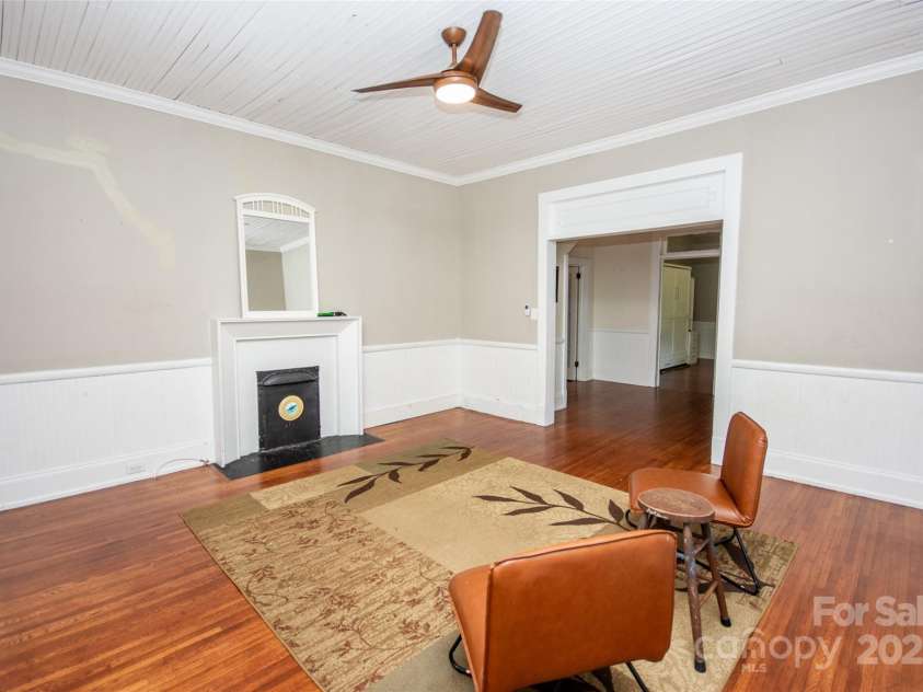 636 Center Street, Statesville, NC 28677.  MLS# CAR4260861, YatesRealty ID 20074. 