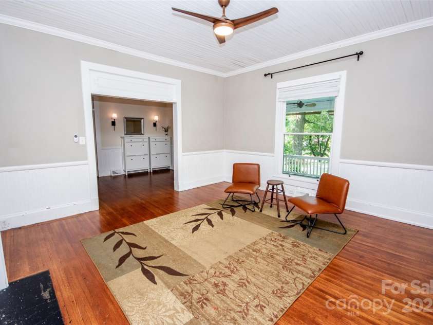 636 Center Street, Statesville, NC 28677.  MLS# CAR4260861, YatesRealty ID 20074. 