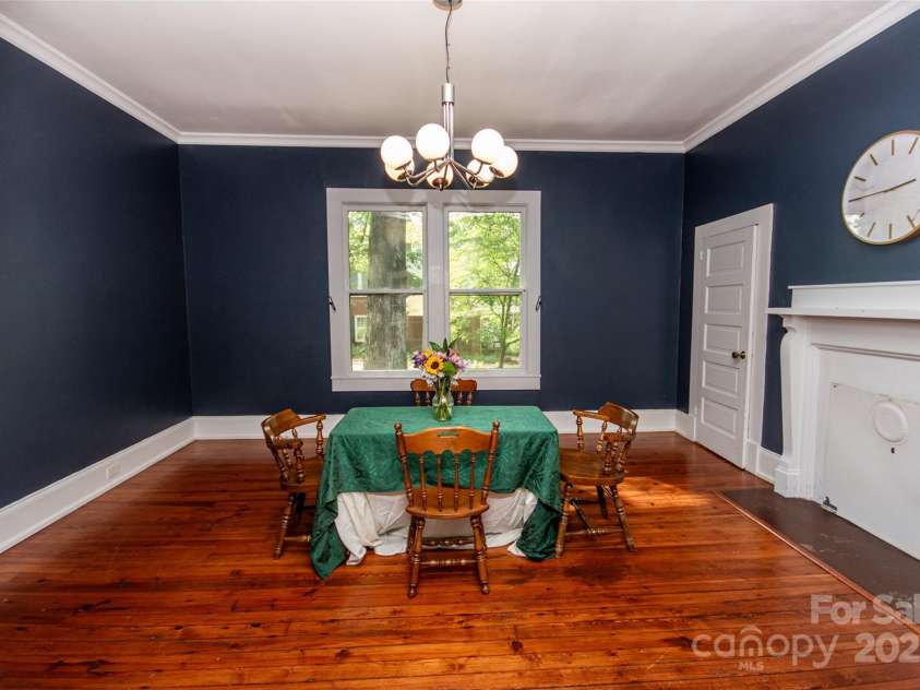 636 Center Street, Statesville, NC 28677.  MLS# CAR4260861, YatesRealty ID 20074. 