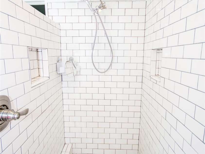 636 Center Street, Statesville, NC 28677.  MLS# CAR4260861, YatesRealty ID 20074. 