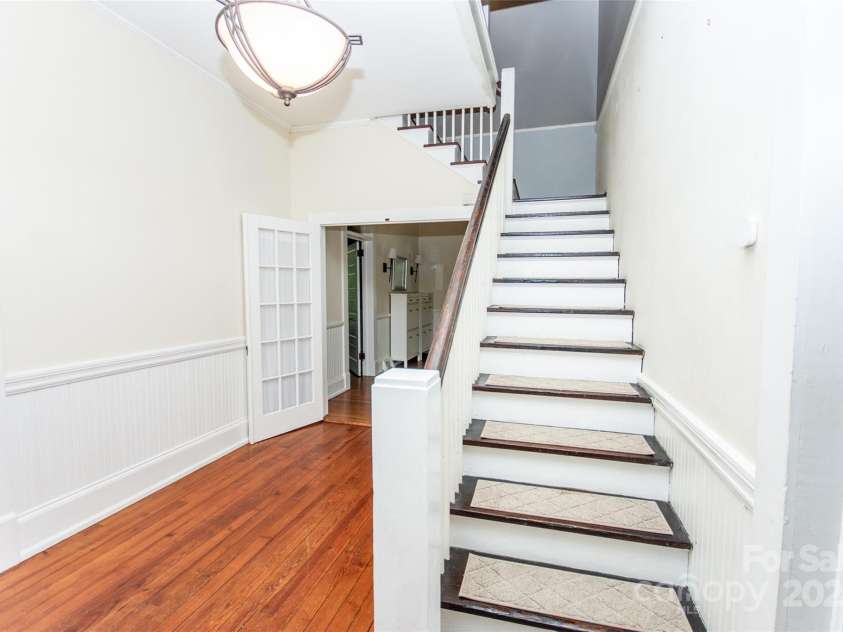 636 Center Street, Statesville, NC 28677.  MLS# CAR4260861, YatesRealty ID 20074. 