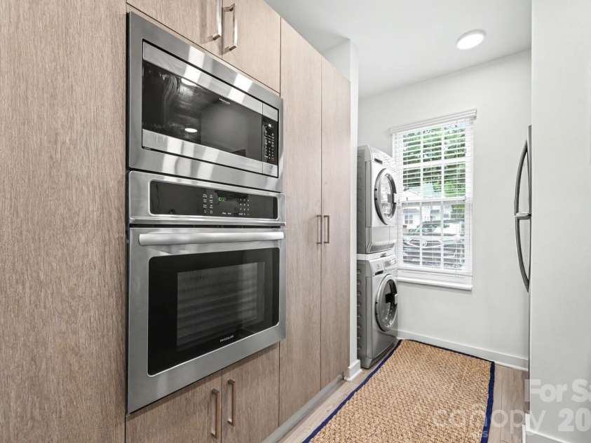 1511 Briar Creek Road, Charlotte, NC 28205.  MLS# CAR4372907, YatesRealty ID 20075. 