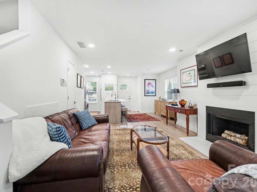 1511 Briar Creek Road, Charlotte, NC 28205.  MLS# CAR4372907, YatesRealty ID 20075. 