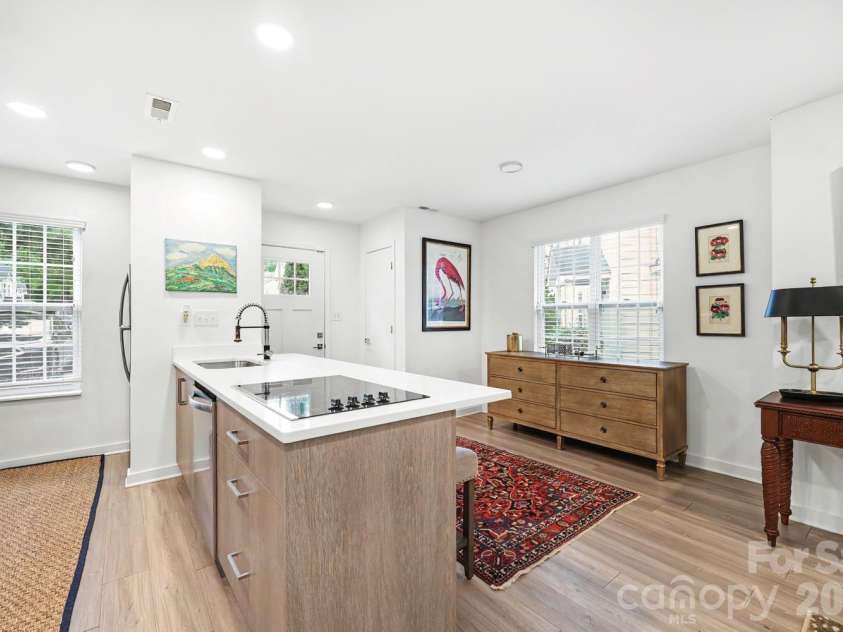1511 Briar Creek Road, Charlotte, NC 28205.  MLS# CAR4372907, YatesRealty ID 20075. Great natural light