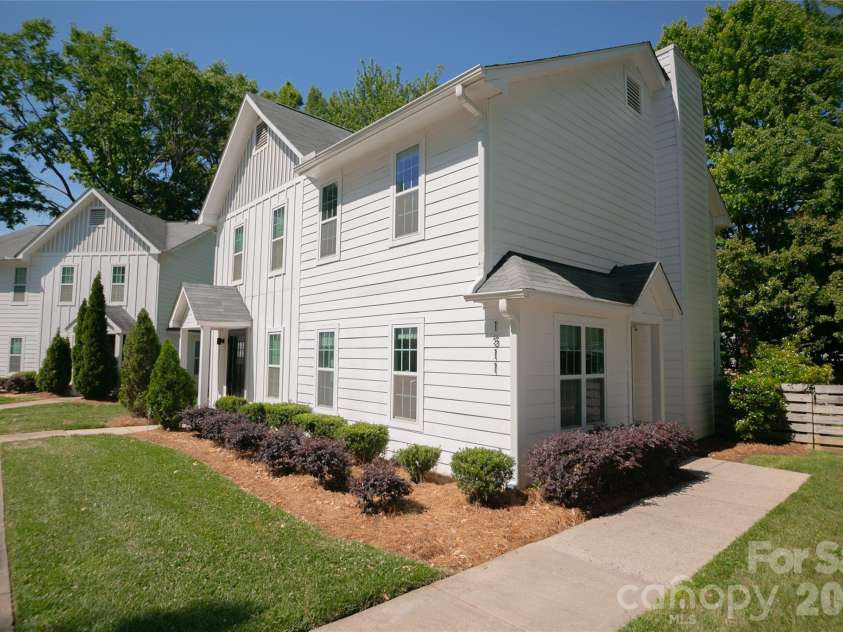 1511 Briar Creek Road, Charlotte, NC 28205.  MLS# CAR4419012, YatesRealty ID 20075. 