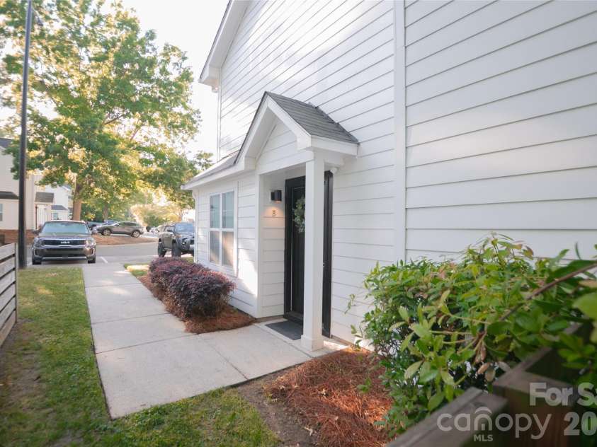 1511 Briar Creek Road, Charlotte, NC 28205.  MLS# CAR4419012, YatesRealty ID 20075. 
