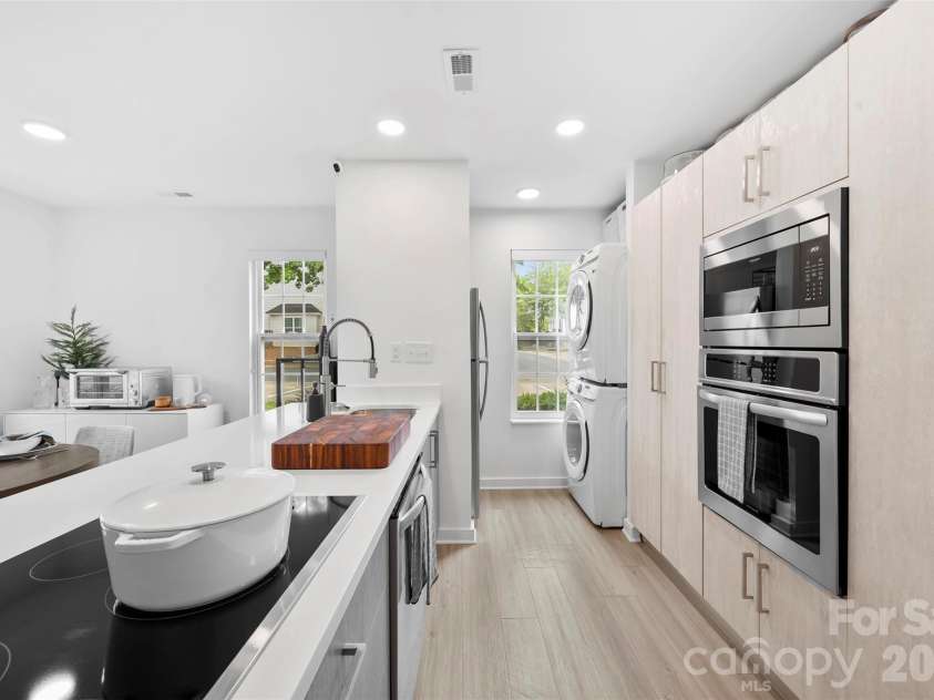 1511 Briar Creek Road, Charlotte, NC 28205.  MLS# CAR4419012, YatesRealty ID 20075. 