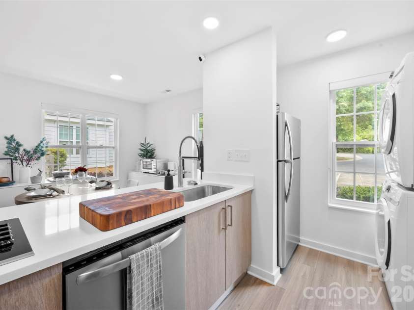 1511 Briar Creek Road, Charlotte, NC 28205.  MLS# CAR4419012, YatesRealty ID 20075. 