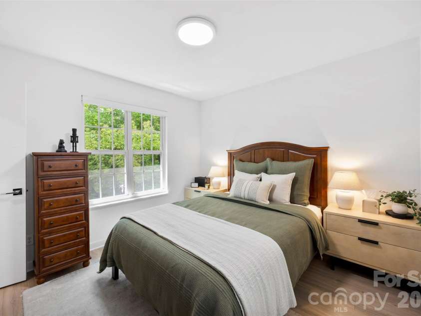 1511 Briar Creek Road, Charlotte, NC 28205.  MLS# CAR4419012, YatesRealty ID 20075. 