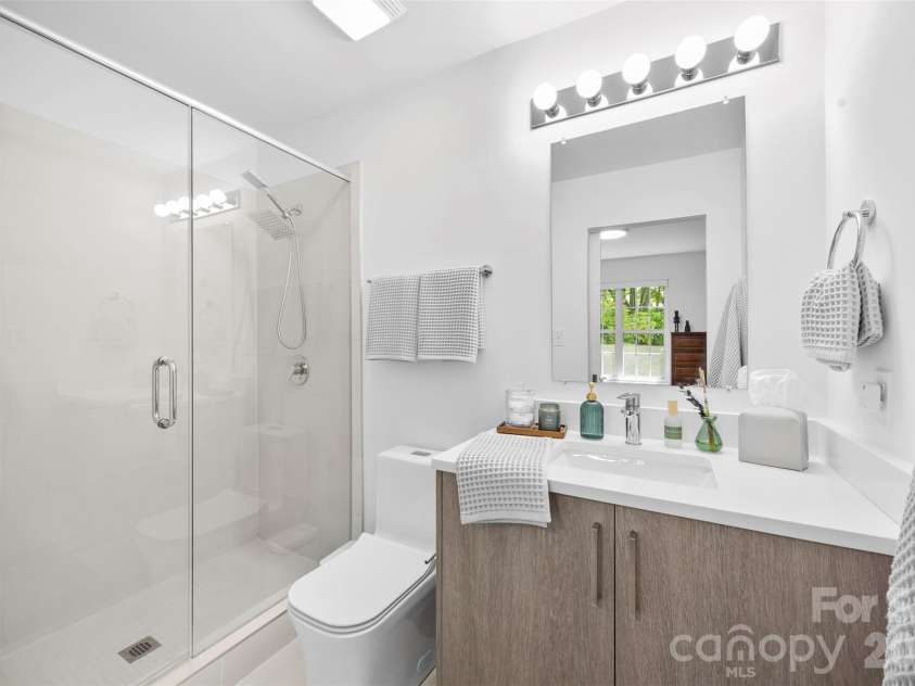 1511 Briar Creek Road, Charlotte, NC 28205.  MLS# CAR4419012, YatesRealty ID 20075. 