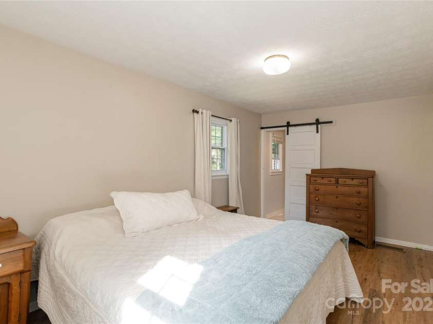 215 Shannon Road, Hendersonville, NC 28791.  MLS# CAR4246696, YatesRealty ID 20077. Primary