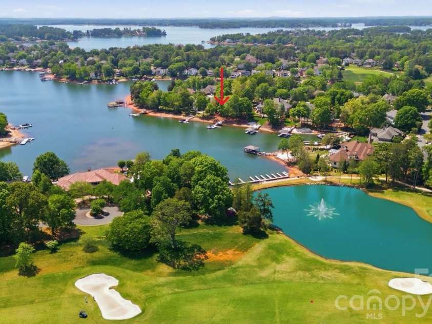 18426 Peninsula Cove Lane, Cornelius, NC 28031.  MLS# CAR4375387, YatesRealty ID 20078. 