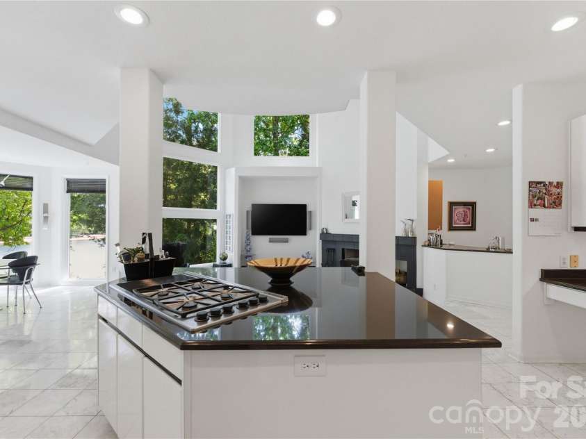 18426 Peninsula Cove Lane, Cornelius, NC 28031.  MLS# CAR4375387, YatesRealty ID 20078. 