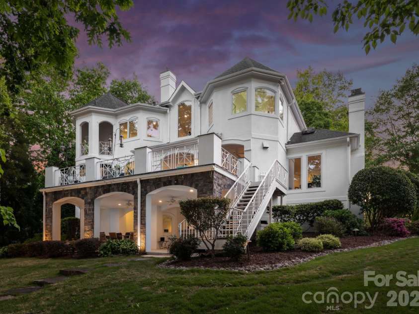 18426 Peninsula Cove Lane, Cornelius, NC 28031.  MLS# CAR4375387, YatesRealty ID 20078. 