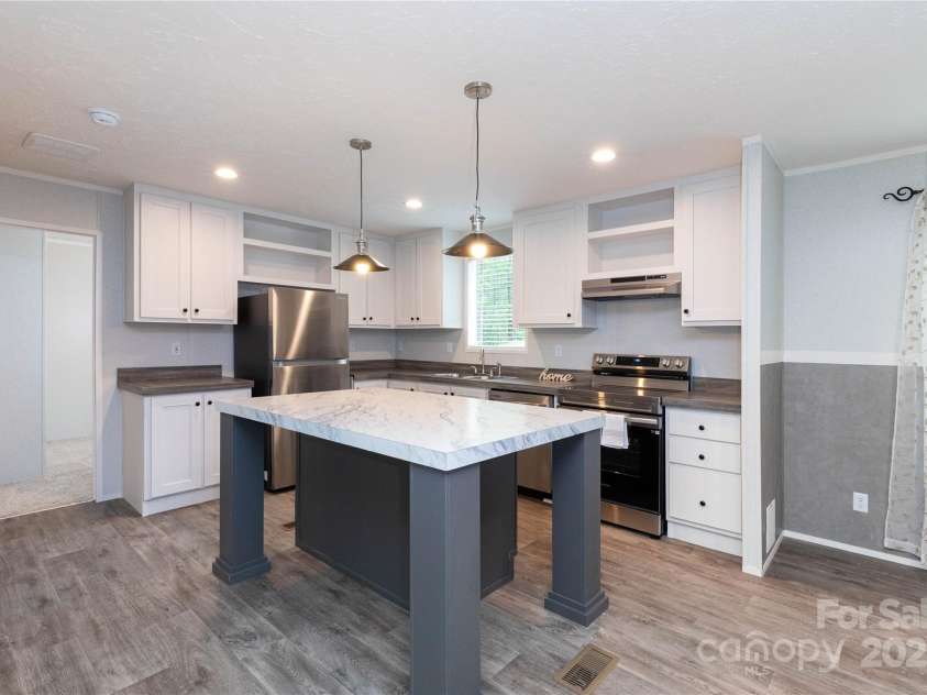 71 Austin Drive, Marshall, NC 28753.  MLS# CAR4254710, YatesRealty ID 20078. 