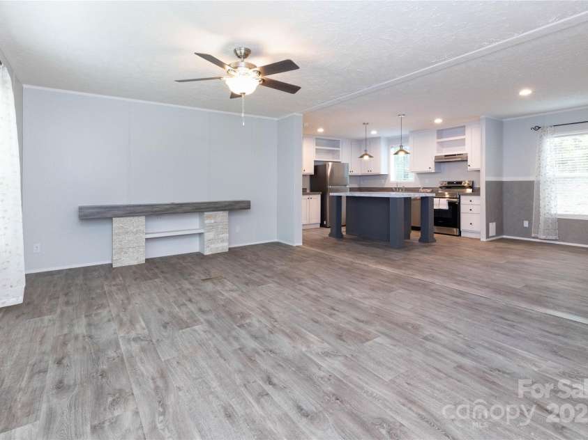 71 Austin Drive, Marshall, NC 28753.  MLS# CAR4254710, YatesRealty ID 20078. 