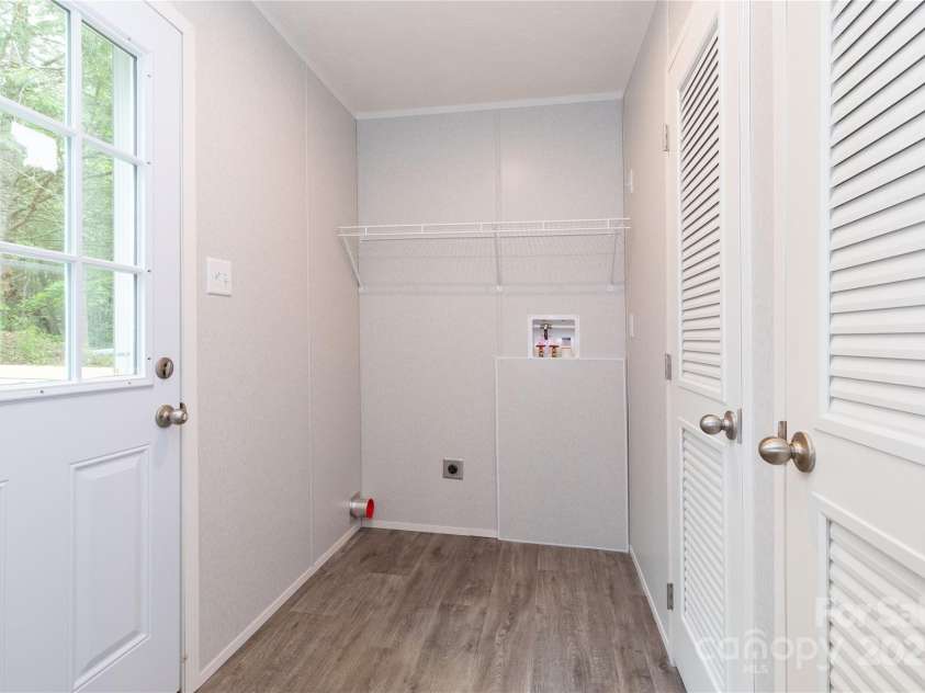 71 Austin Drive, Marshall, NC 28753.  MLS# CAR4254710, YatesRealty ID 20078. 