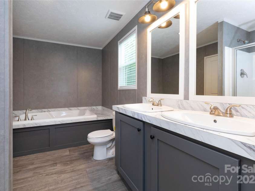 71 Austin Drive, Marshall, NC 28753.  MLS# CAR4254710, YatesRealty ID 20078. 