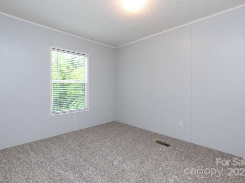 71 Austin Drive, Marshall, NC 28753.  MLS# CAR4254710, YatesRealty ID 20078. 