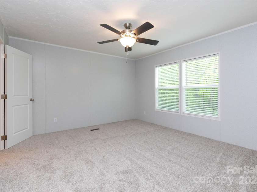 71 Austin Drive, Marshall, NC 28753.  MLS# CAR4254710, YatesRealty ID 20078. 