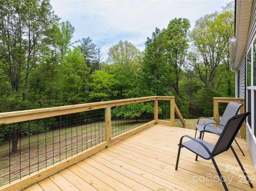 71 Austin Drive, Marshall, NC 28753.  MLS# CAR4254710, YatesRealty ID 20078. 
