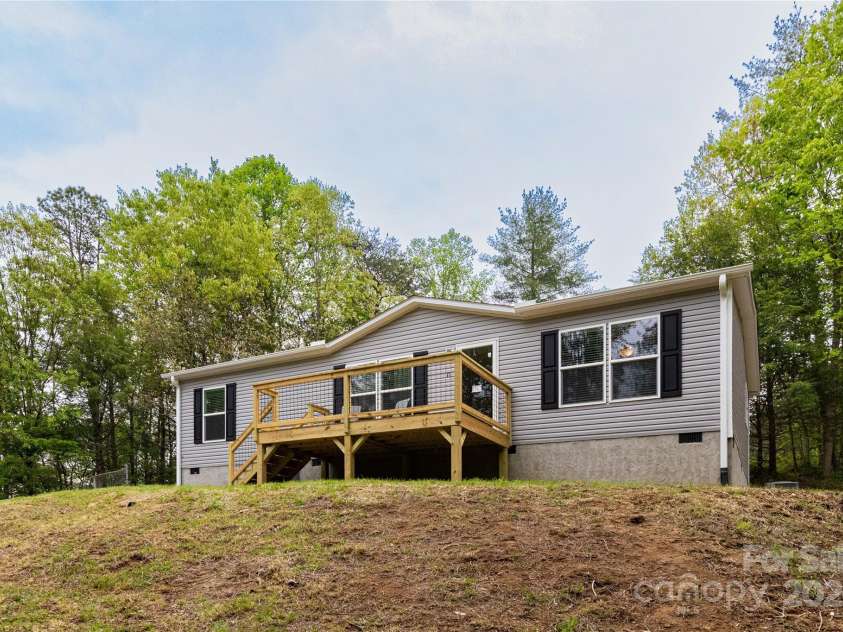 71 Austin Drive, Marshall, NC 28753.  MLS# CAR4254710, YatesRealty ID 20078. 