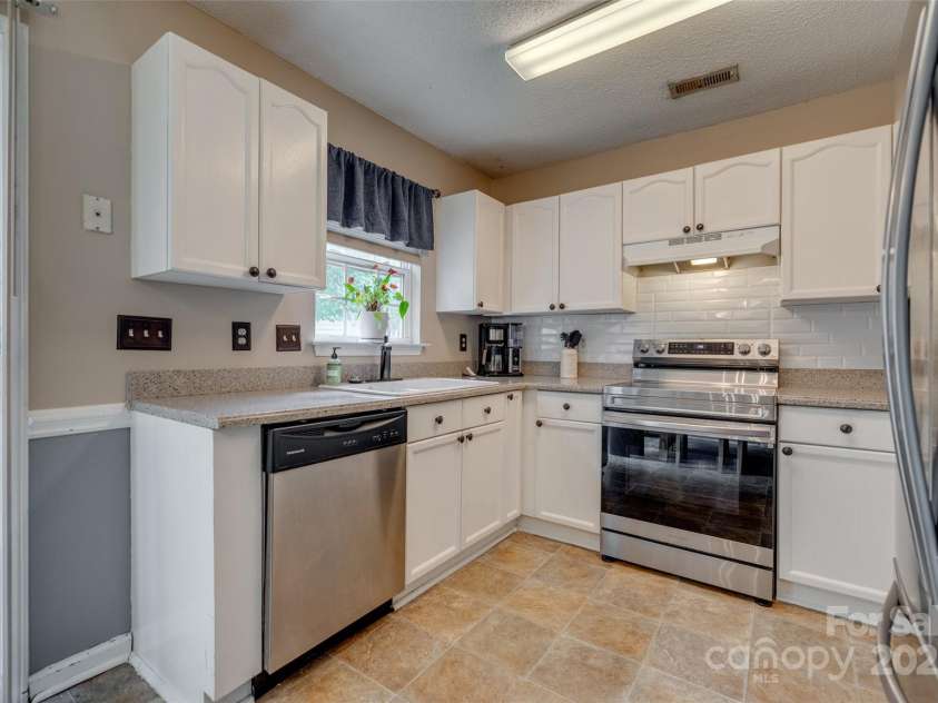 1252 Spring View Court, Rock Hill, SC 29732.  MLS# CAR4247790, YatesRealty ID 20079. 