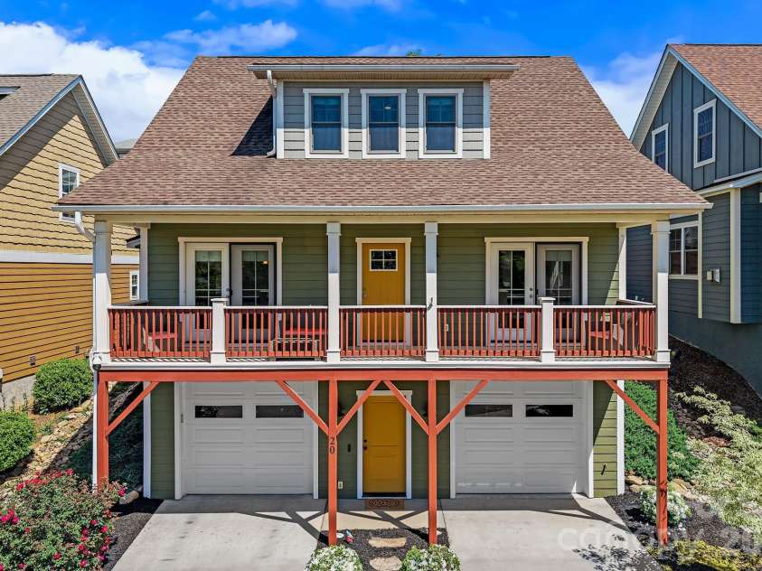 20 Greenwood Fields Drive, Asheville, NC 28804.  MLS# CAR4376641, YatesRealty ID 20079. 