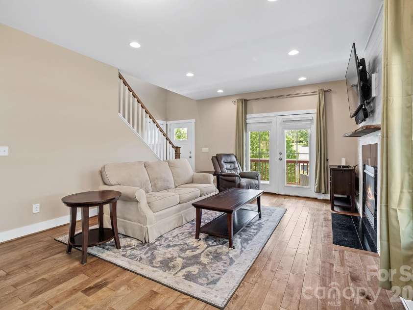 20 Greenwood Fields Drive, Asheville, NC 28804.  MLS# CAR4376641, YatesRealty ID 20079. 