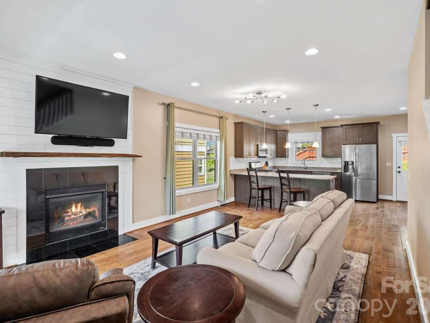 20 Greenwood Fields Drive, Asheville, NC 28804.  MLS# CAR4376641, YatesRealty ID 20079. 