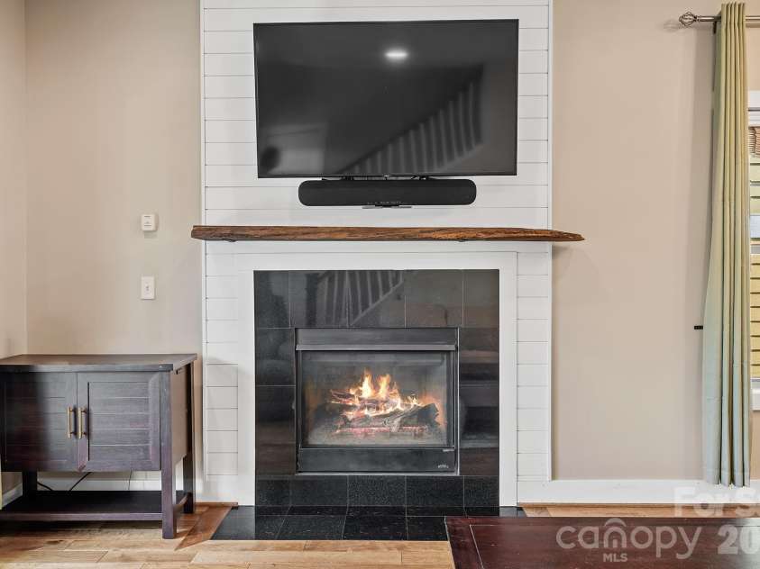 20 Greenwood Fields Drive, Asheville, NC 28804.  MLS# CAR4376641, YatesRealty ID 20079. 