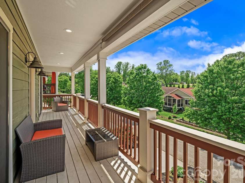 20 Greenwood Fields Drive, Asheville, NC 28804.  MLS# CAR4376641, YatesRealty ID 20079. 