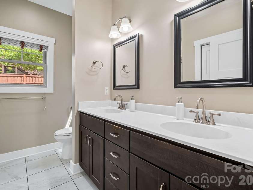 20 Greenwood Fields Drive, Asheville, NC 28804.  MLS# CAR4376641, YatesRealty ID 20079. 