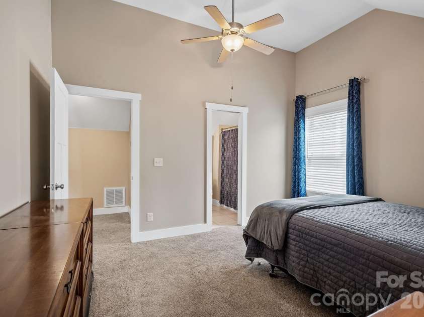 20 Greenwood Fields Drive, Asheville, NC 28804.  MLS# CAR4376641, YatesRealty ID 20079. 
