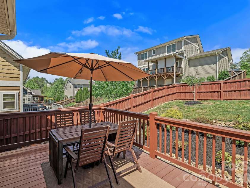 20 Greenwood Fields Drive, Asheville, NC 28804.  MLS# CAR4376641, YatesRealty ID 20079. 