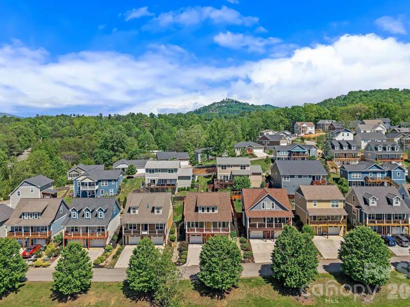 20 Greenwood Fields Drive, Asheville, NC 28804.  MLS# CAR4376641, YatesRealty ID 20079. 