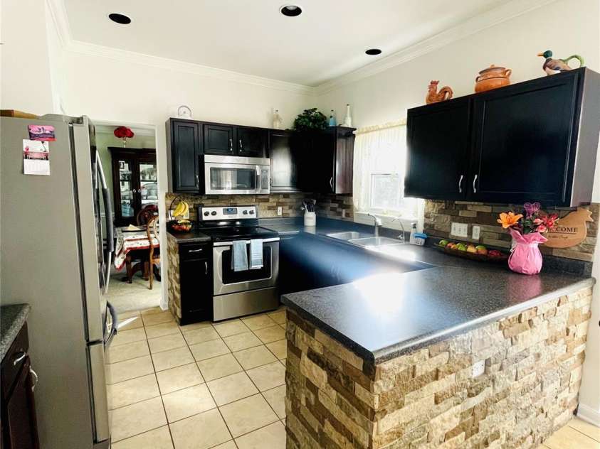 11307 Celandine Court, Charlotte, NC 28213.  MLS# CAR4225497, YatesRealty ID 2008. 