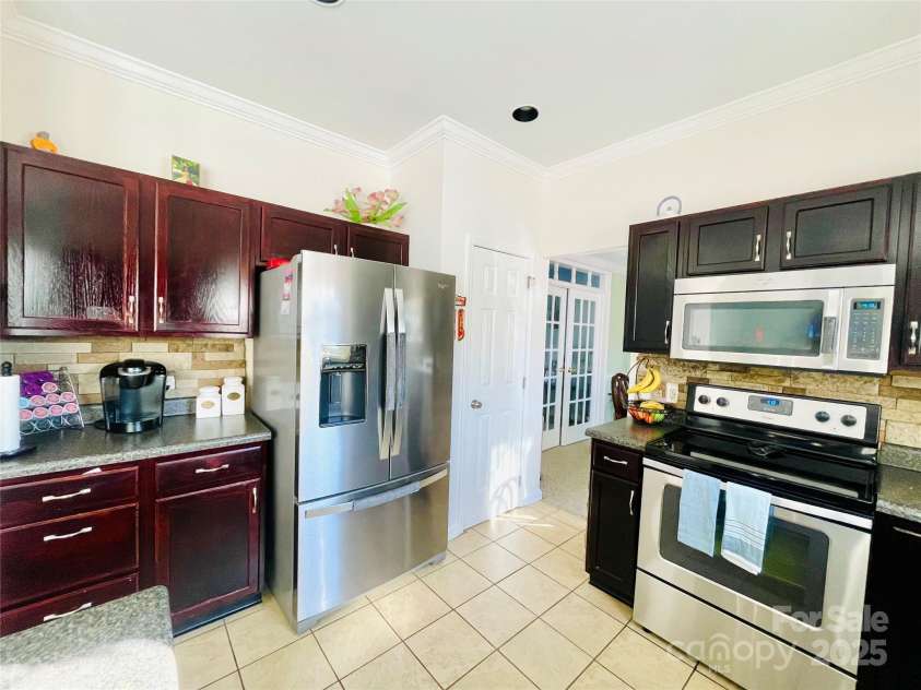 11307 Celandine Court, Charlotte, NC 28213.  MLS# CAR4225497, YatesRealty ID 2008. 