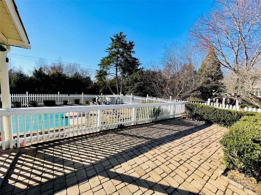11307 Celandine Court, Charlotte, NC 28213.  MLS# CAR4225497, YatesRealty ID 2008. 
