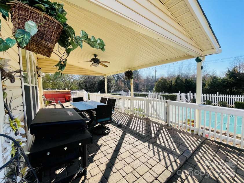 11307 Celandine Court, Charlotte, NC 28213.  MLS# CAR4225497, YatesRealty ID 2008. 
